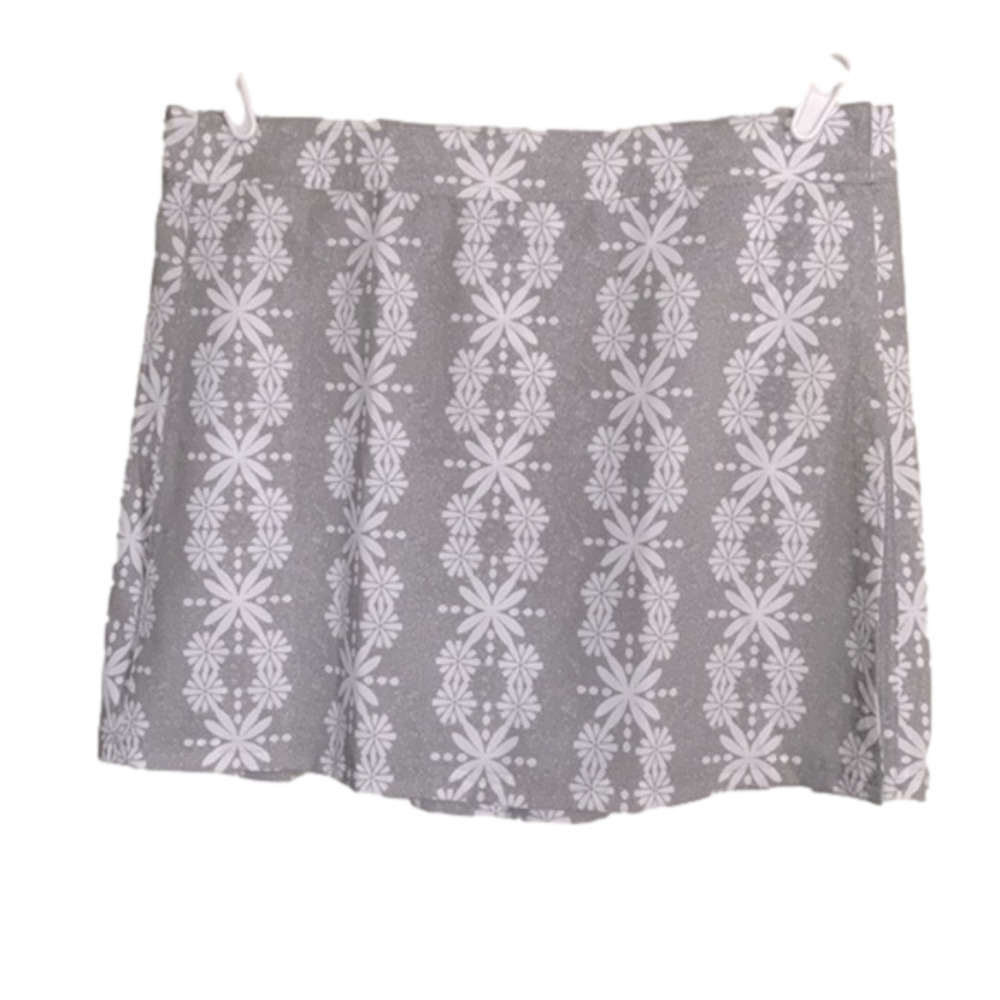 Rip Skirt Hawaii Wrap Skirt, Size L, Light Gray & White.